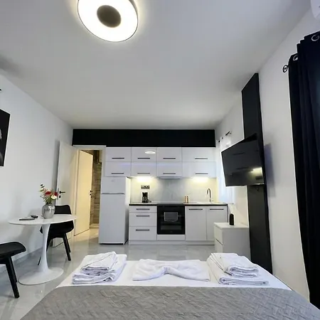 Mediterranean Port Apartmán